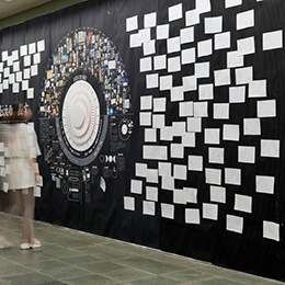 時を伝える／表わす<br>Y.I, N.K, S.H　2022年度<br>これまで人はどのように「時」を伝え／表してきたのか。歴史に向き合いながら、これからの新しい伝え方／表し方を研究。前期課題として、個人プロジェクト参加者3名による共同研究。