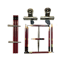 1年｜進級制作　　「独創的な辞典」<br><br>授業概要｜作品制作を通してデザインするプロセスを学びながら手作業による造形技術の習得、ものづくりの楽しさを知る。