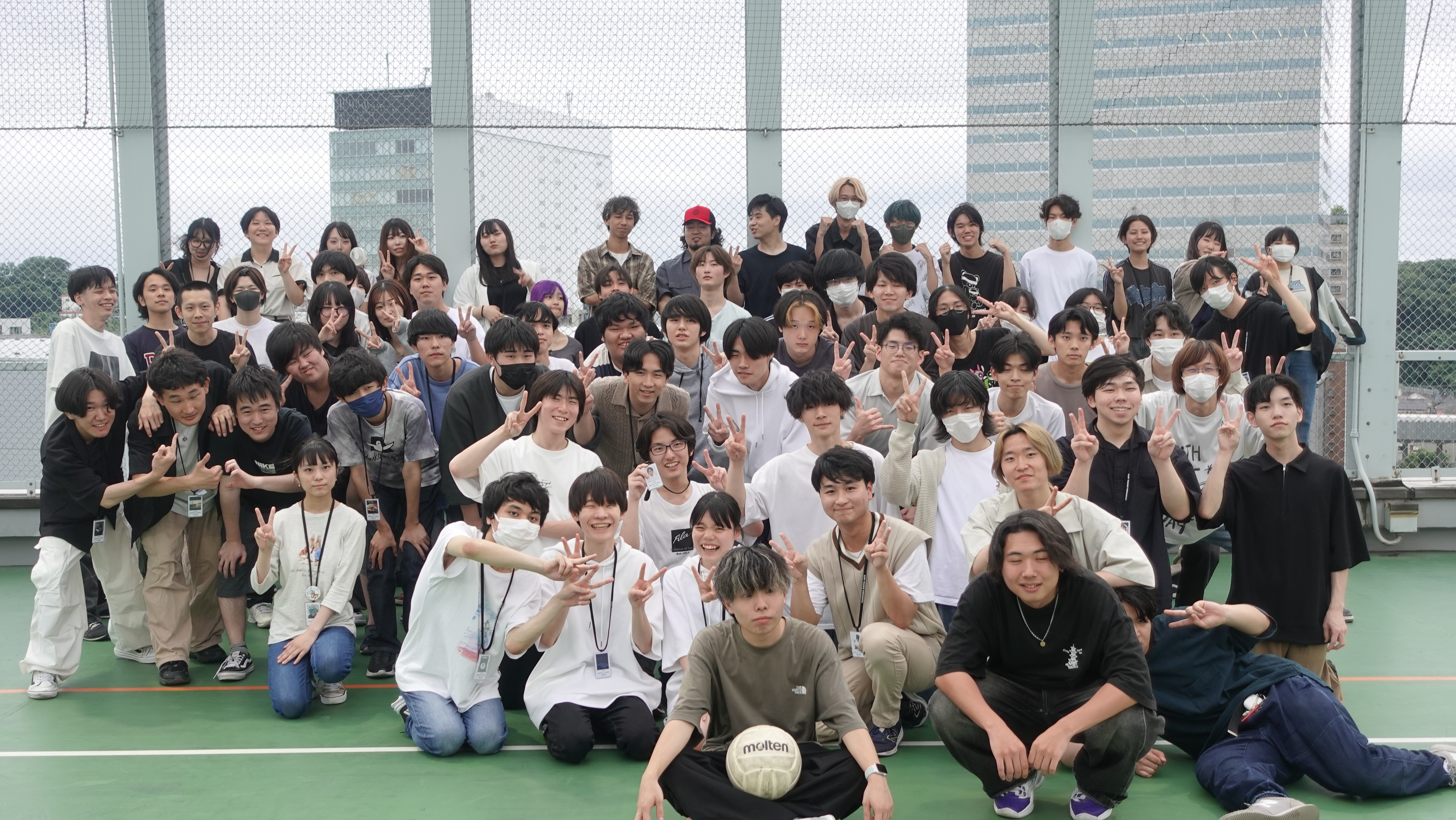 横浜デジタルアーツ専門学校 教職員・学生一同お待ちしています！