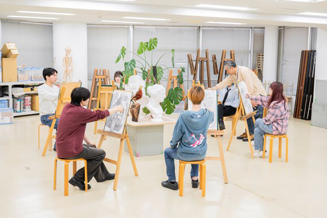 元美術予備校講師が教える!鉛筆デッサン<br>7月29日(火)<br>10:00~12:00