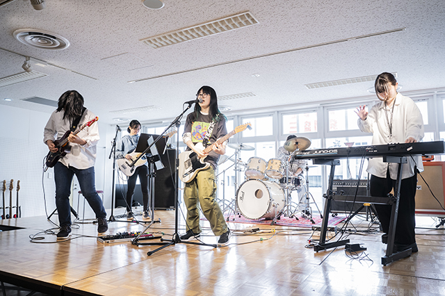 ミュージック科スペシャルライブ<br>7月29日(火)<br>16:00~17:00